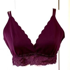 Auden size XL unlined bralette purple, lace around the bottom, adjustable straps